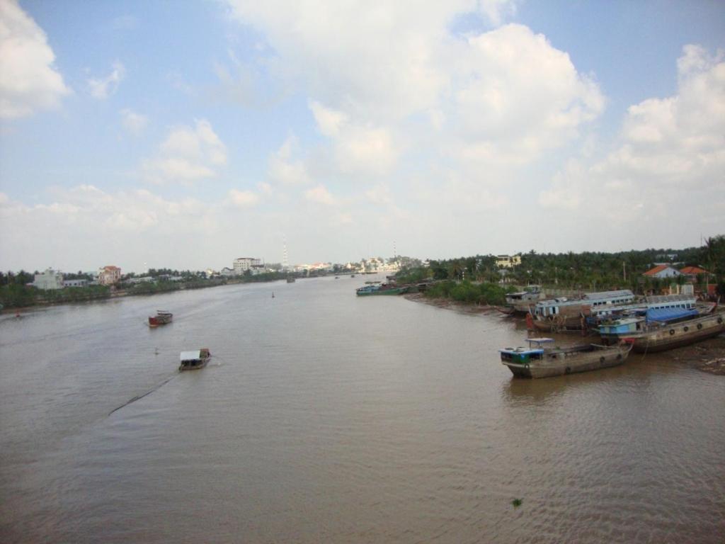 Oasis Hotel Ben Tre Exterior foto